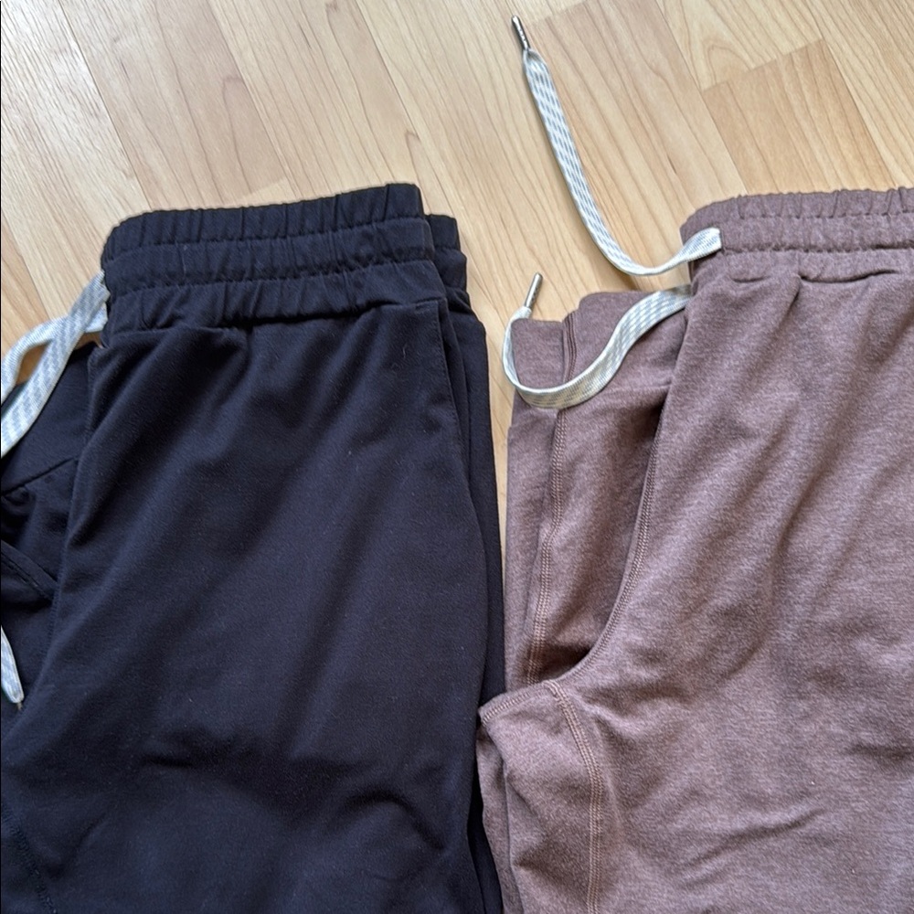 Vuori performance joggers